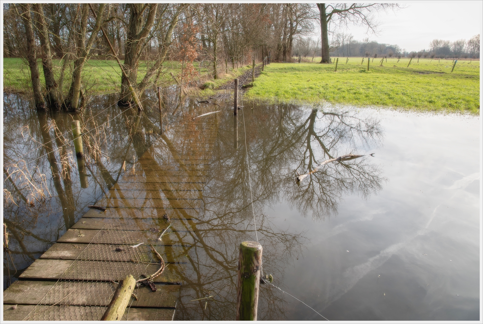 Wandelweg in het water